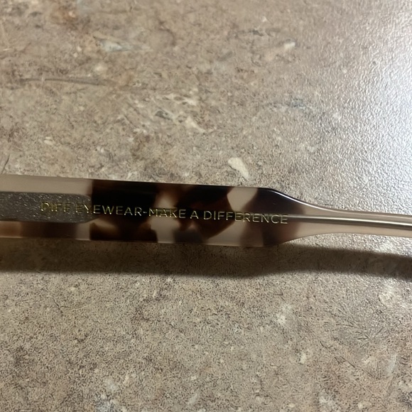 Diff Jagger Sun Glasses - Picture 5 of 6